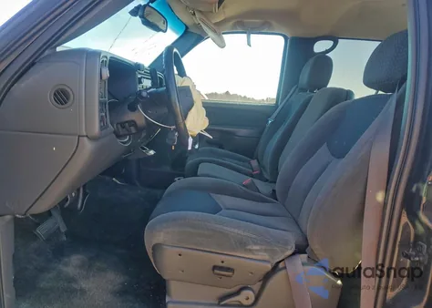 2003 Chevrolet Avalanche C1500 из США, поврежденный, VIN 3GNEC13T33G203514